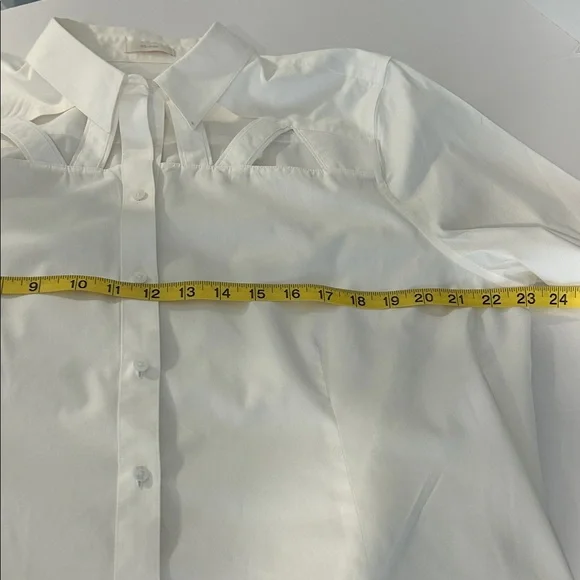 Chico's Elegant White Dress Shirt for Women - Picture 4 of 7